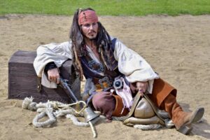 Johnny Depp returns to Pirates of the Caribbean franchise as Jack Sparrow